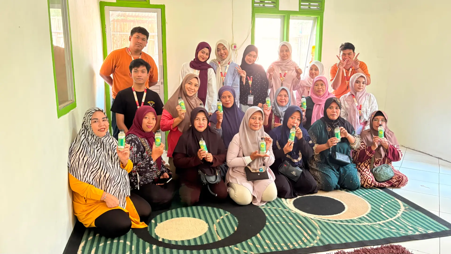 Pelatihan Pembuatan Sirup Jeruk Nipis Bersama Ibu-Ibu PKK